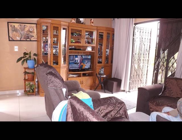 3 BEDROOM SIMPLEX FOR SALE IN BELLAIR